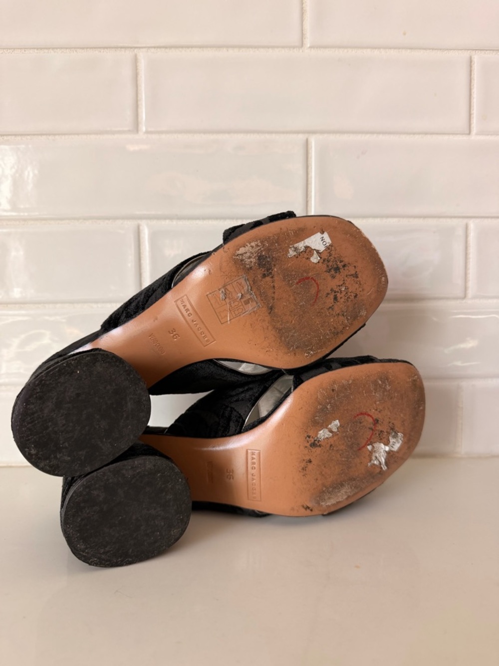 Marc Jacobs Women's Aurora Pompom Mule sandals in black size 36 - Picture 7 of 8